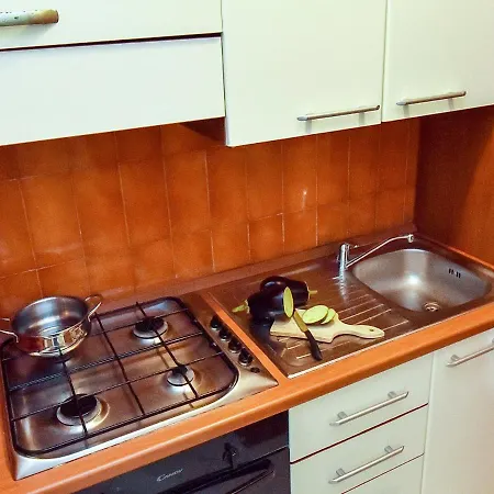 Apartamento Cerrano-2 By Interhome