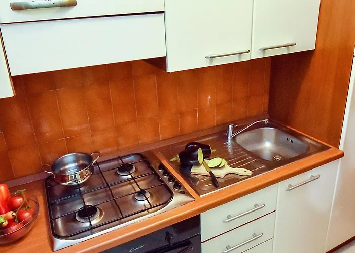 Apartamento Cerrano-2 By Interhome